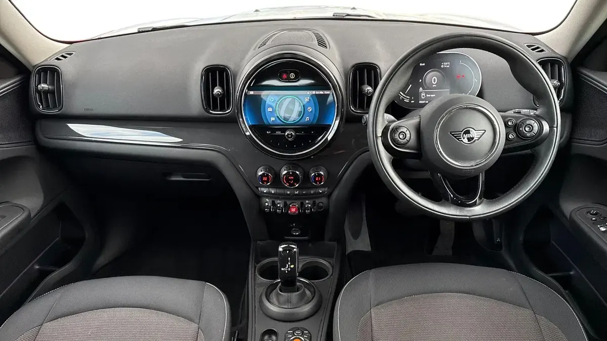Usado Mini Cooper D Countryman Classic 148 CV (108 kW) 2021 Plateado SUV