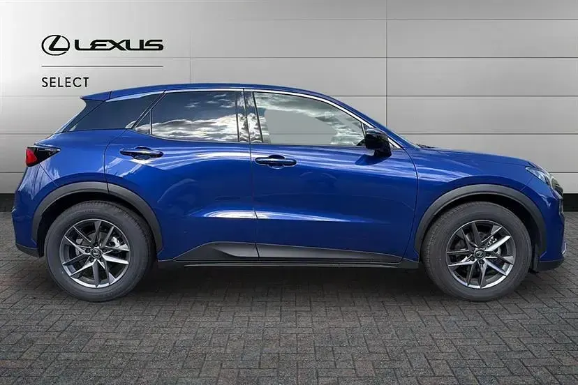 Used Lexus LBX 136 HP (100 kW) 2025 Blue SUV
