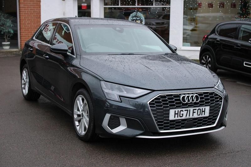 Begagnad Audi A3 Sportback e-tron Sport 2021 Grå Halvkombi