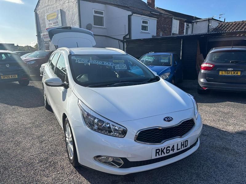 White Used 2014 Kia Ceed 2 Estate | £5,495 (Fair price) - Image 1/4