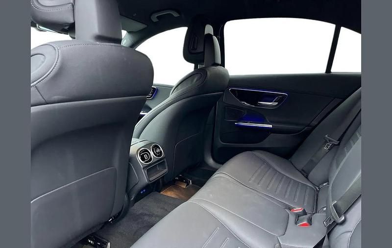 Usado Mercedes C200 AMG line 200 HP (147 kW) 2025 Branco Sedan