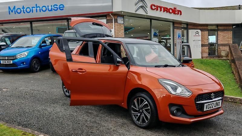 Używany Suzuki Swift SZ5 83 KM (61 kW) 2022 Pomarańczowy Hatchback