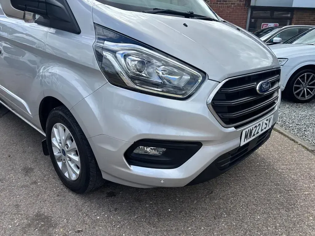 Used Ford Transit Custom Limited 130 HP (95 kW) 2022 Silver Van