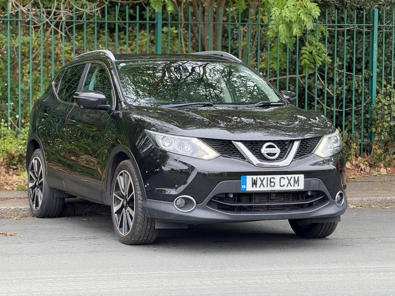 Black Used 2016 Nissan Qashqai Tekna SUV | £7,395 (Fair price) - Image 1/4