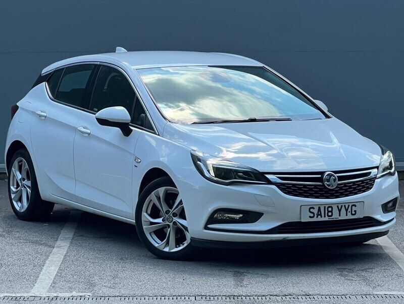 White Used 2018 Vauxhall Astra SRi Hatchback | £8,795 (Expensive) - Image 1/4