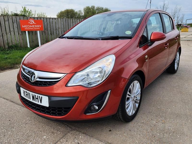 Used Vauxhall Corsa 90 HP (66 kW) 2011 Orange Hatchback