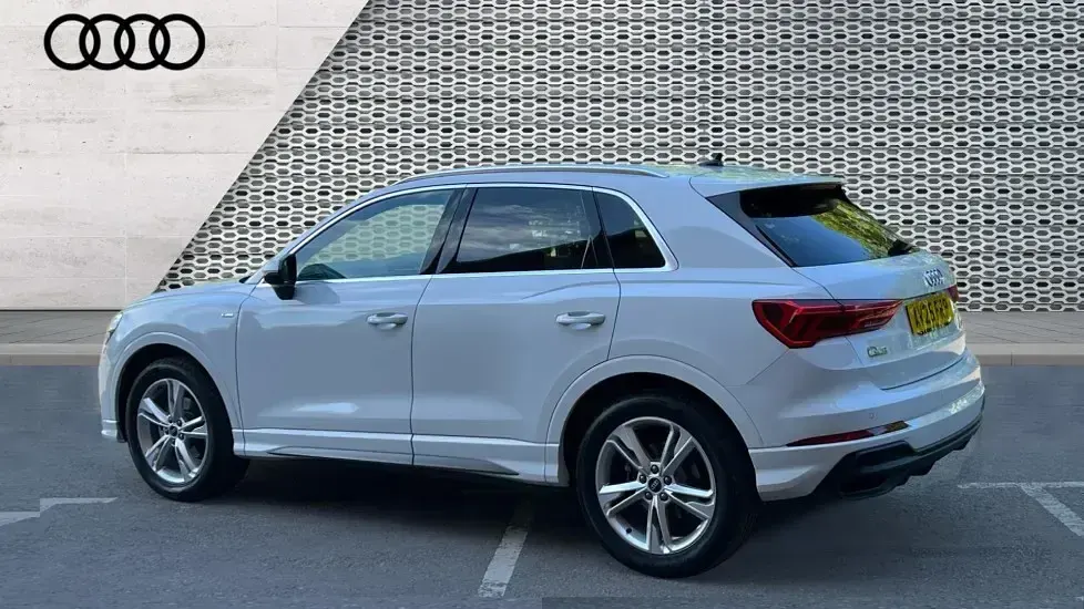 Begagnad Audi Q3 S-Line 150 HK (110 kW) 2025 Vit SUV