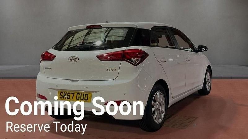 Used Hyundai i20 SE 100 HP (73 kW) 2017 White Hatchback