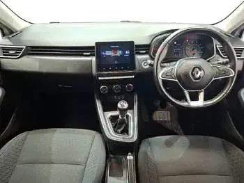Used Renault Clio Iconic 85 HP (62 kW) 2020 White Hatchback