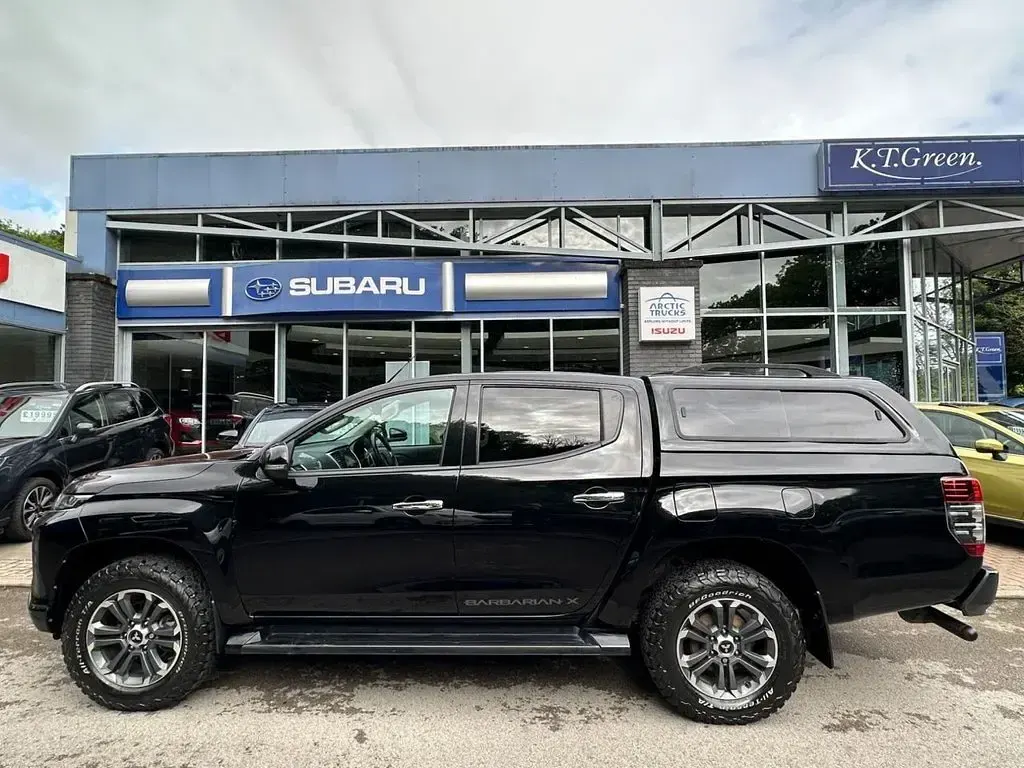 Used Mitsubishi L200 150 HP (110 kW) 2020 Black Pickup