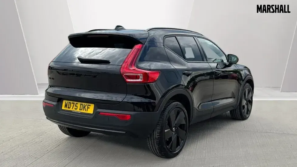 Used Volvo XC40 Plus 197 HP (144 kW) 2025 Black SUV