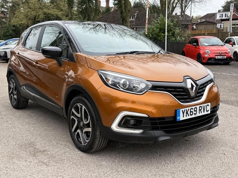 Used Renault Captur Iconic 2019 Orange/black SUV