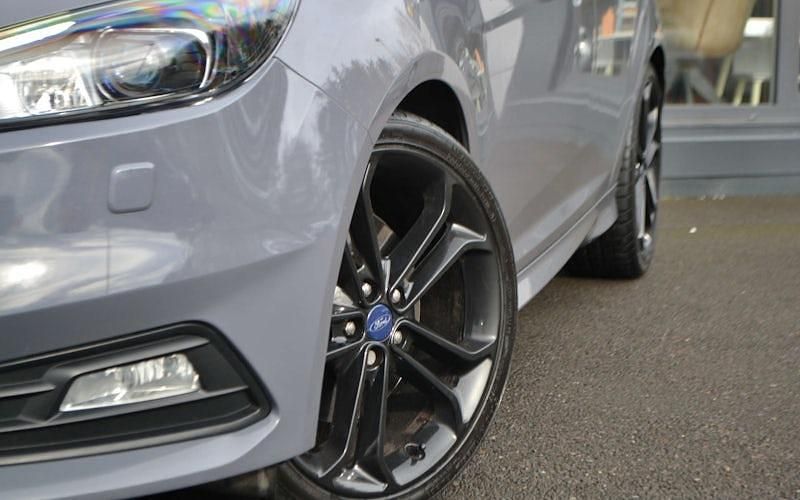 Used Ford Focus ST 250 HP (183 kW) 2016 Grey Hatchback