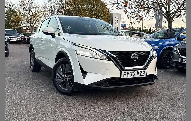 White Used 2022 Nissan Qashqai Acenta Premium SUV | £13,290 (Super price) - Image 1/4