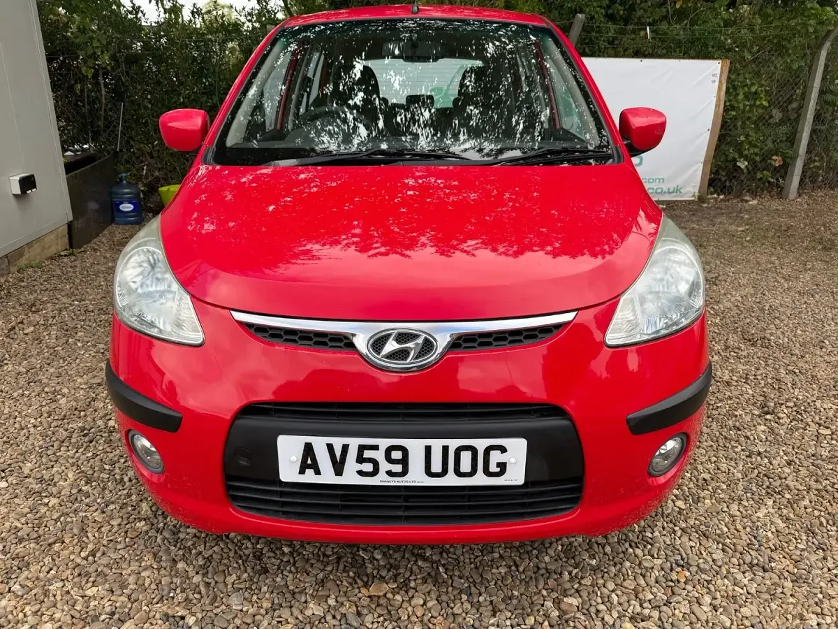 Used Hyundai i10 Comfort 78 HP (57 kW) 2009 Red Hatchback