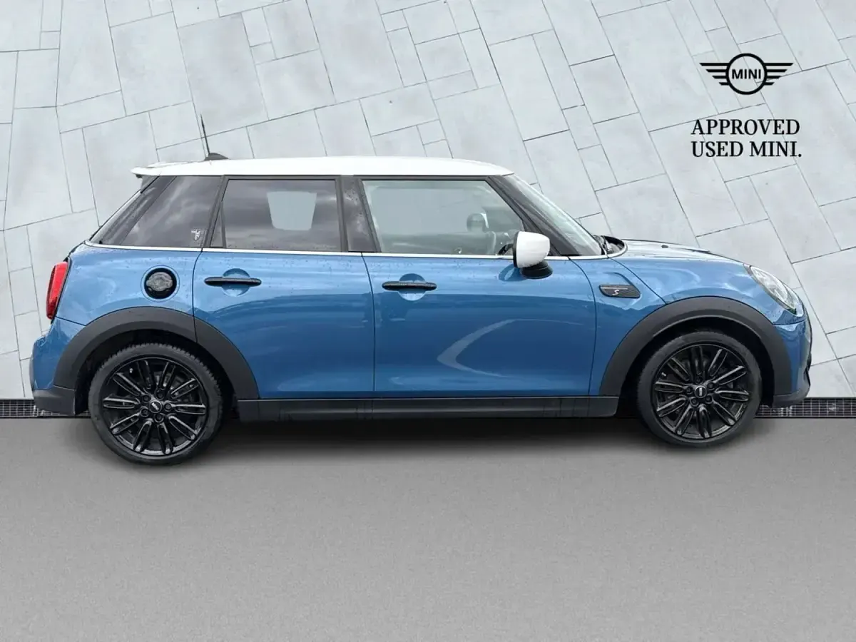Usado Mini Cooper Exclusive 2024 Azul Citadino