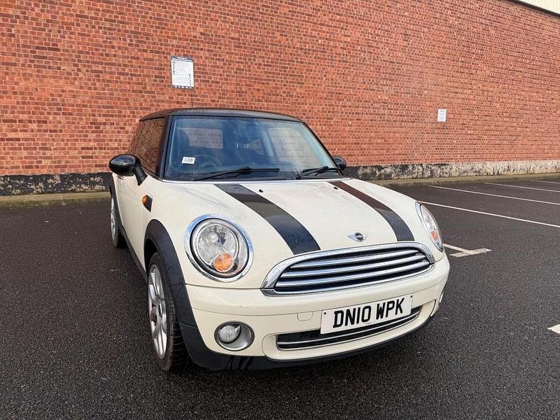 Used Mini Cooper Hatch 2010 White Hatchback