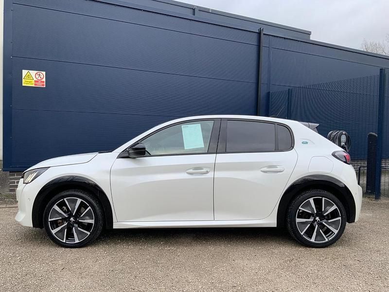 Used Peugeot e-208 GT 98 kW (134 HP) 2022 White Hatchback