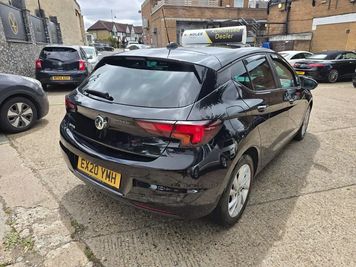 Used Vauxhall Astra Business Edition 130 HP (95 kW) 2020 Black Hatchback