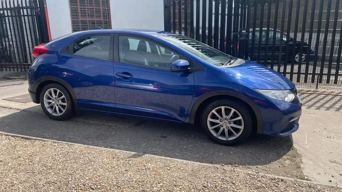 Used Honda Civic ES 150 HP (110 kW) 2012 Blue Hatchback