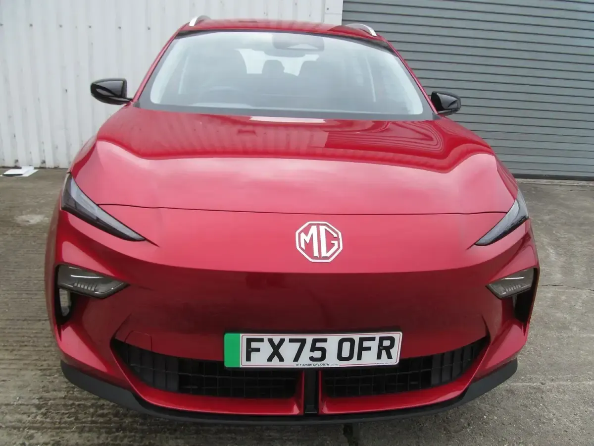 New MG MG5 EV SE 49 kW (67 HP) 2025 Red Estate