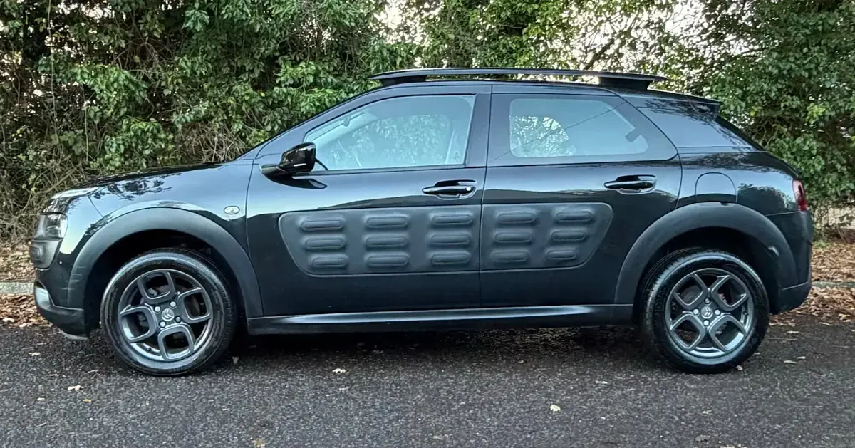 Used Citroën C4 Cactus Feel 82 HP (60 kW) 2015 Black Hatchback
