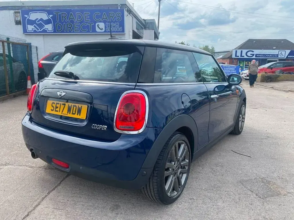 Used Mini Cooper Hatch 136 HP (100 kW) 2017 Blue Hatchback