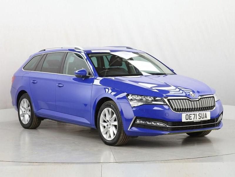 Used Skoda Superb SE Technology 218 HP (160 kW) 2022 Blue Estate