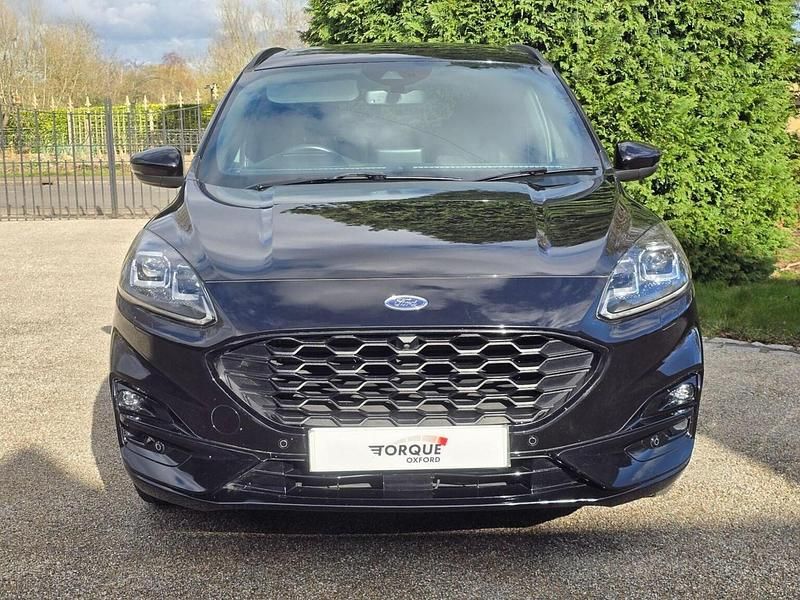 Usado Ford Kuga ST-Line X 190 HP (139 kW) 2020 Preto SUV