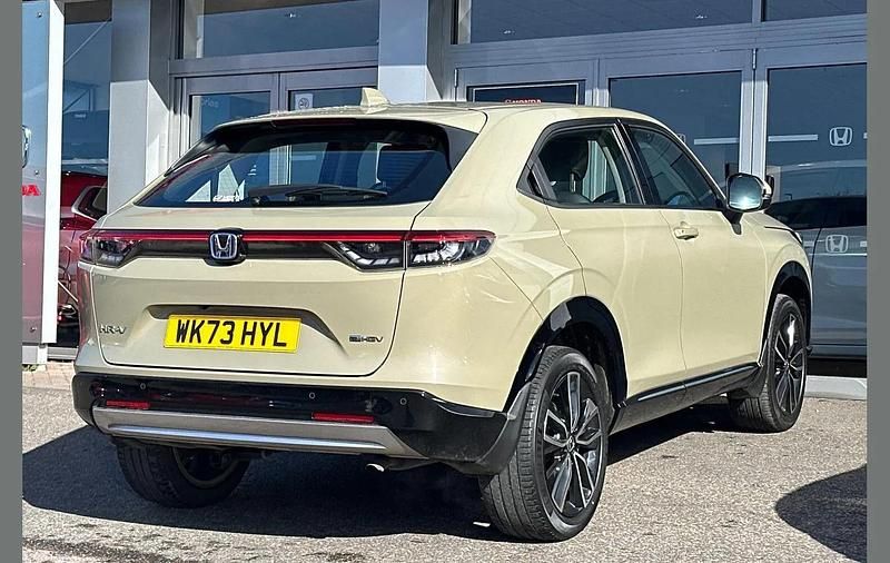 Used Honda HR-V Advance 131 HP (96 kW) 2023 Sand khaki SUV