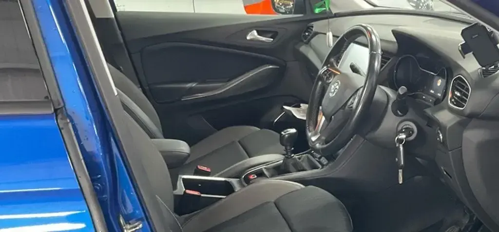 Used Vauxhall Grandland X Business Edition 130 HP (95 kW) 2020 Blue SUV