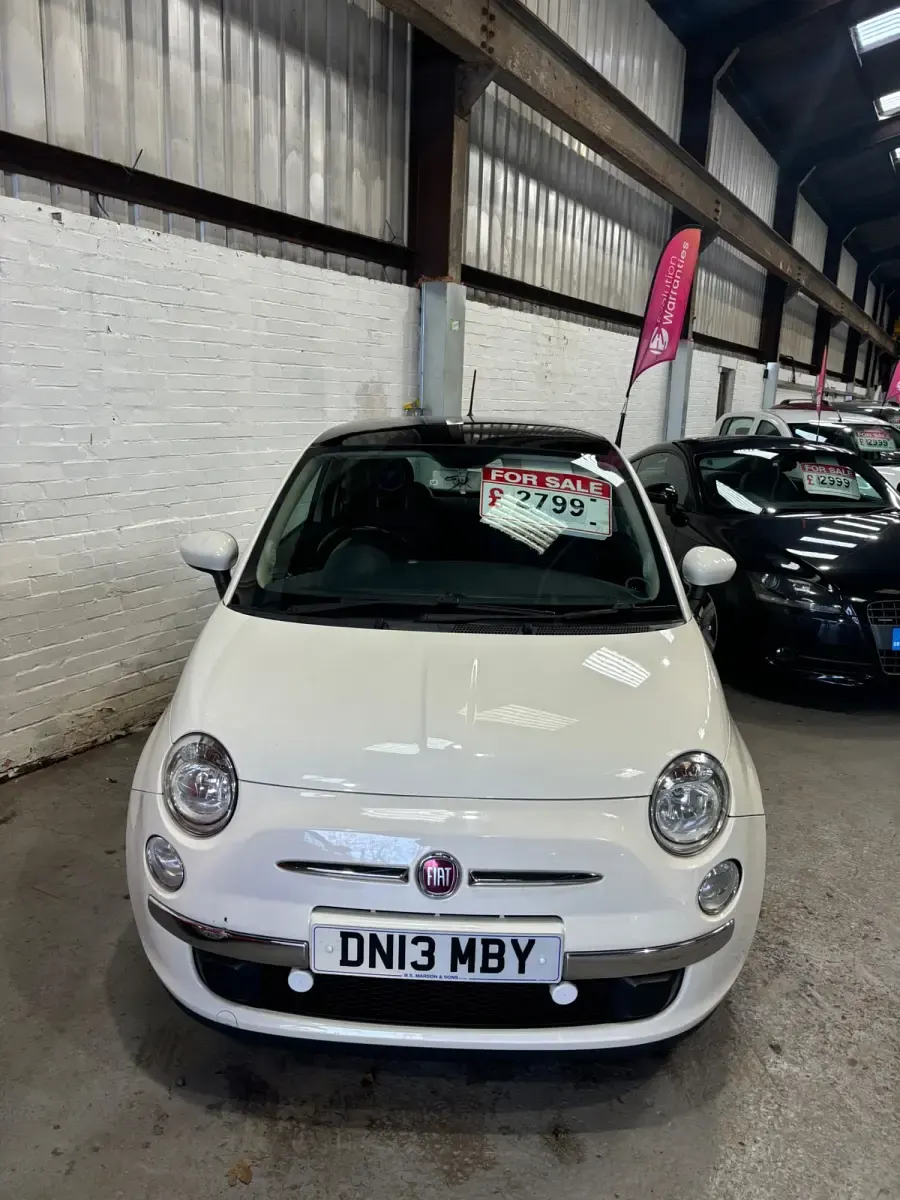 Gebraucht Fiat 500 Lounge 69 PS (50 kW) 2013 Weiß Kleinwagen