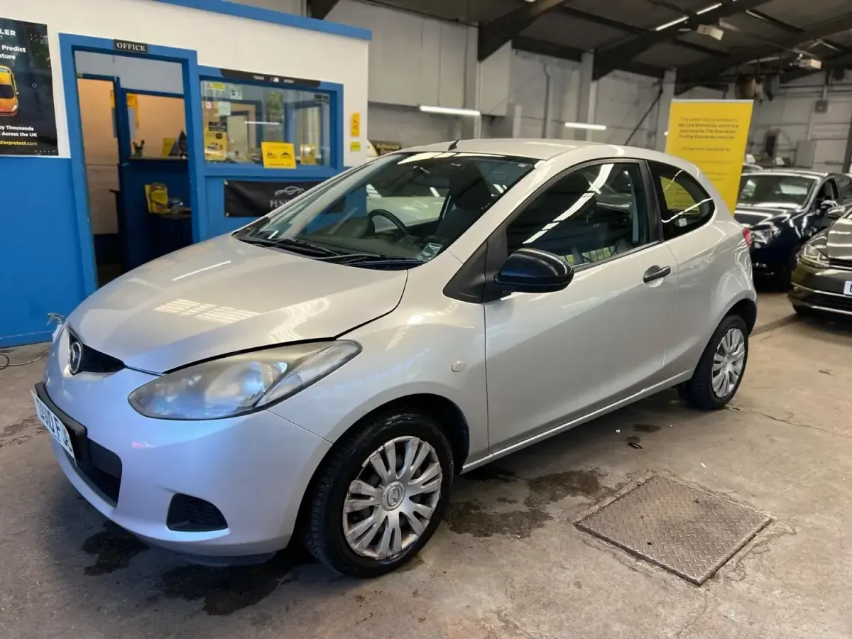 Used Mazda 2 2010 Silver Hatchback