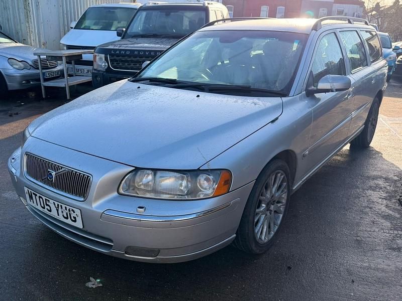 Używany Volvo V70 SE 2005 Srebrny Kombi