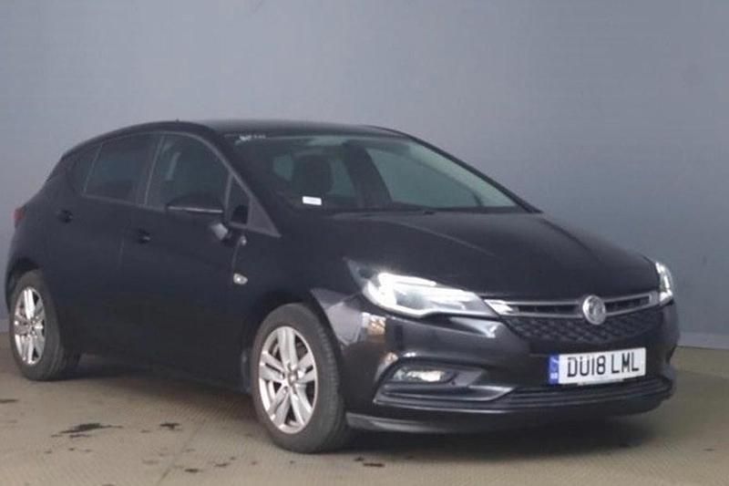 Used Vauxhall Astra 100 HP (73 kW) 2018 Black Hatchback