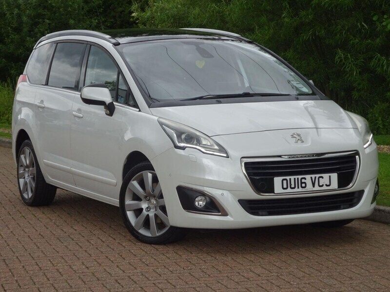 White Used 2016 Peugeot 5008 Allure MPV | £8,590 (Fair price) - Image 1/4