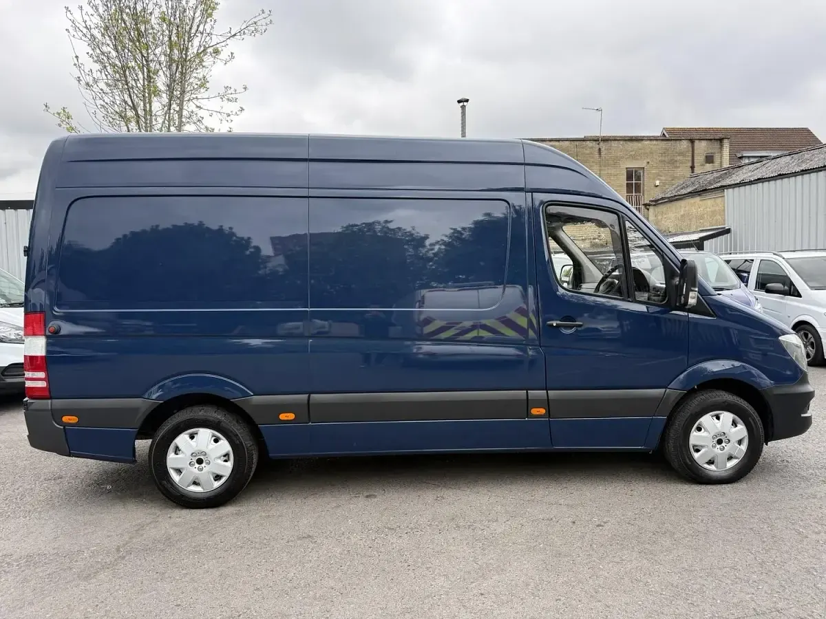 Used Mercedes Sprinter 140 HP (102 kW) 2017 Blue Van