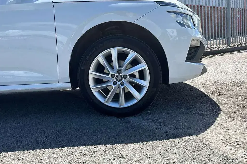 Used Skoda Kamiq SE 113 HP (83 kW) 2025 White SUV