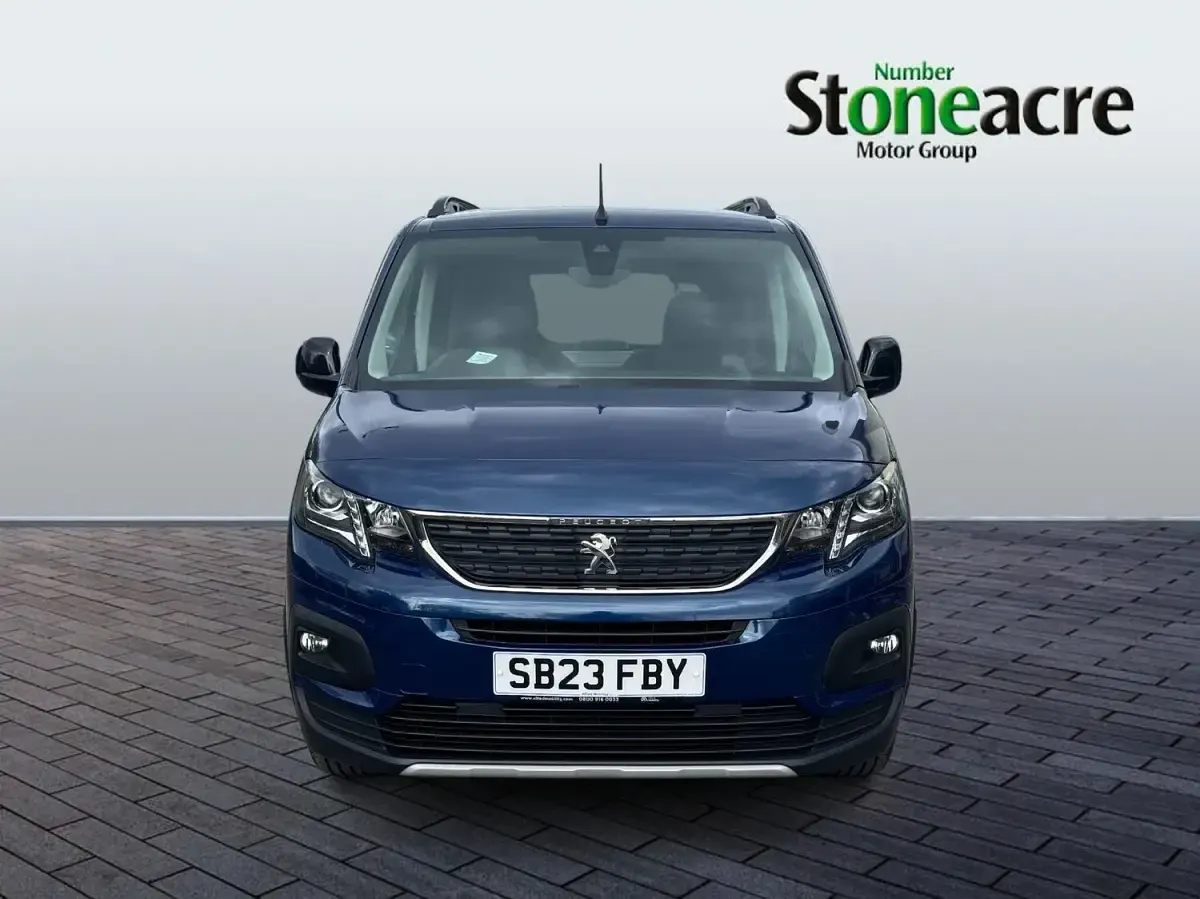 Gebraucht Peugeot Rifter Allure 101 PS (74 kW) 2023 Blau Van / Kleinbus