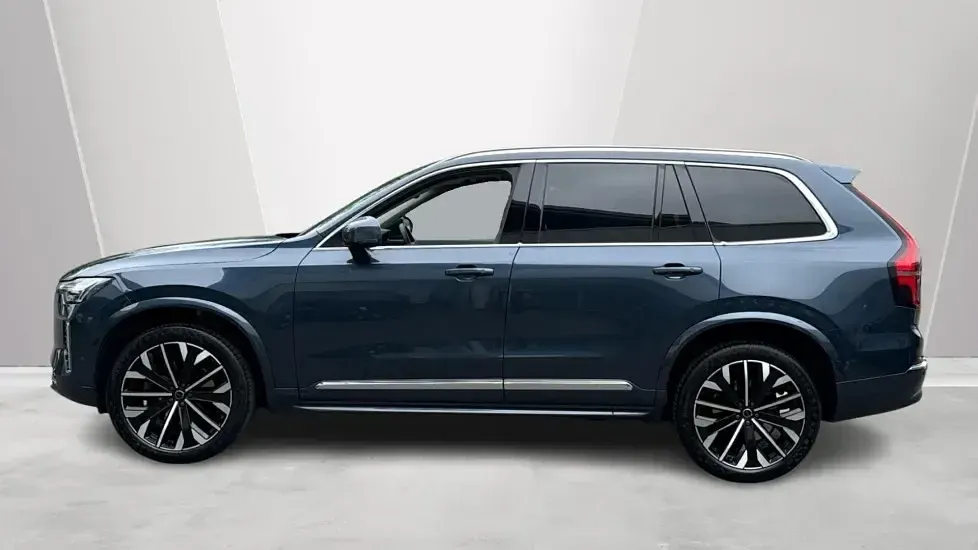 Used Volvo XC90 Ultra 250 HP (183 kW) 2025 Blue SUV