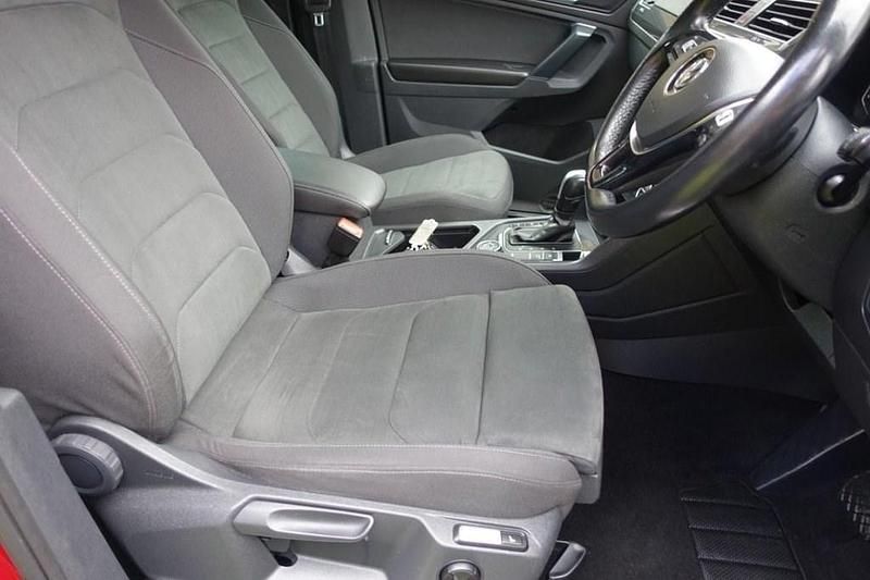 Used VW Tiguan SEL 190 HP (139 kW) 2019 Red SUV