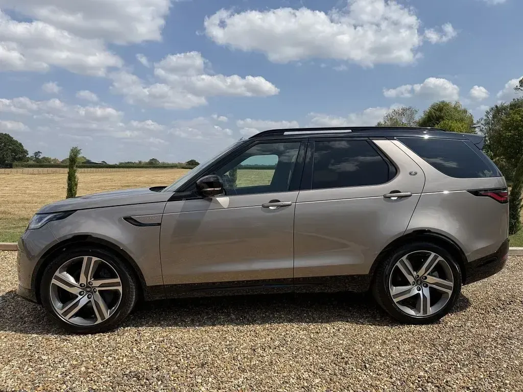 Used Land Rover Discovery HSE Dynamic 350 HP (257 kW) 2025 Bronze SUV