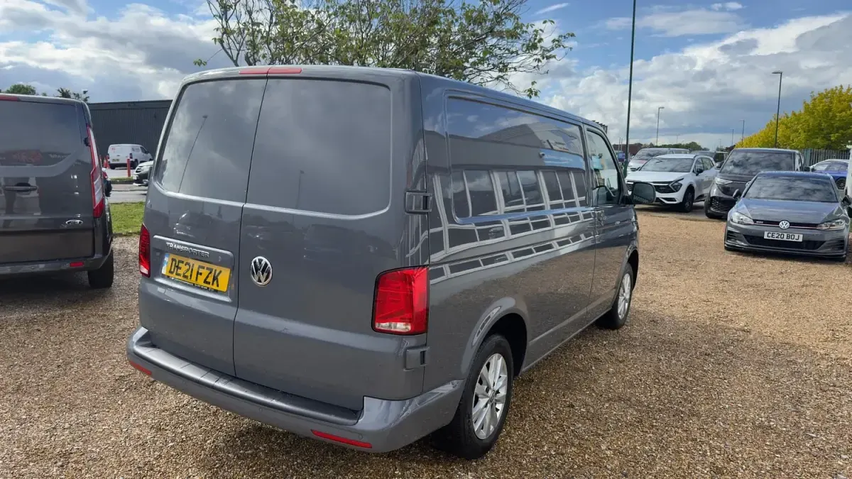 Used VW Transporter Highline 150 HP (110 kW) 2021 Grey Van