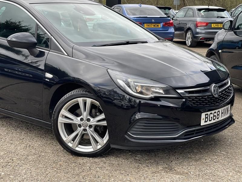 Used Vauxhall Astra SRi 200 HP (147 kW) 2018 Black Hatchback