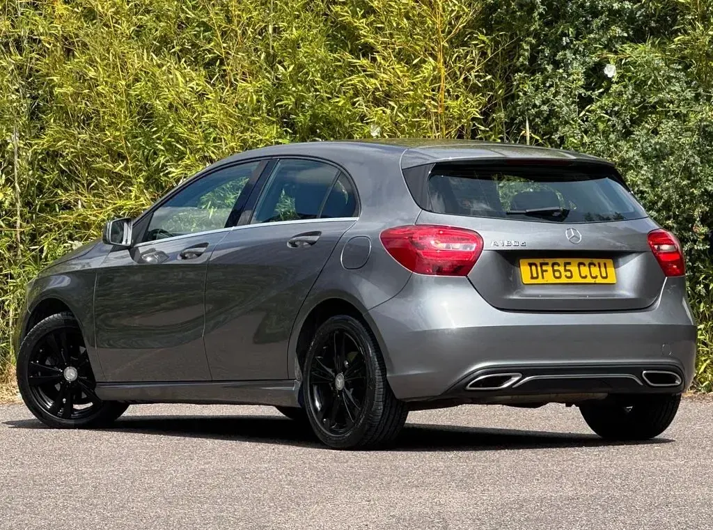 Used Mercedes A180 109 HP (80 kW) 2015 Grey Hatchback