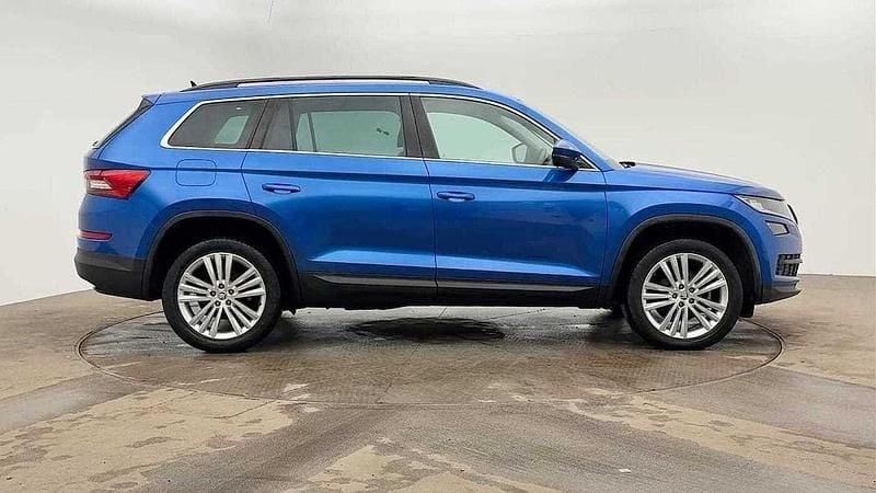 Used Skoda Kodiaq SE L 150 HP (110 kW) 2021 Race blue metallic SUV