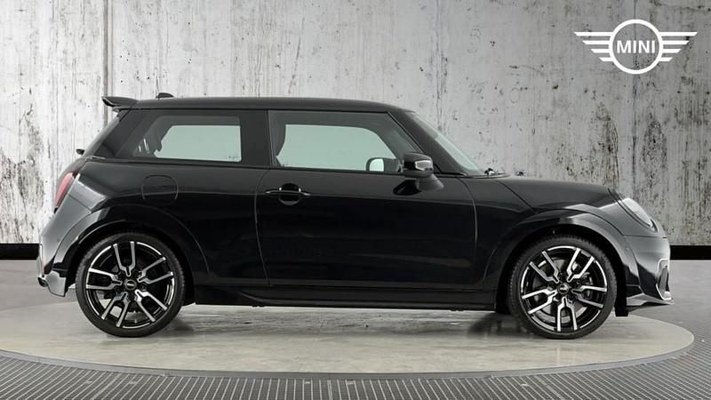 Used Mini Cooper Sport 161 HP (118 kW) 2025 Black Hatchback