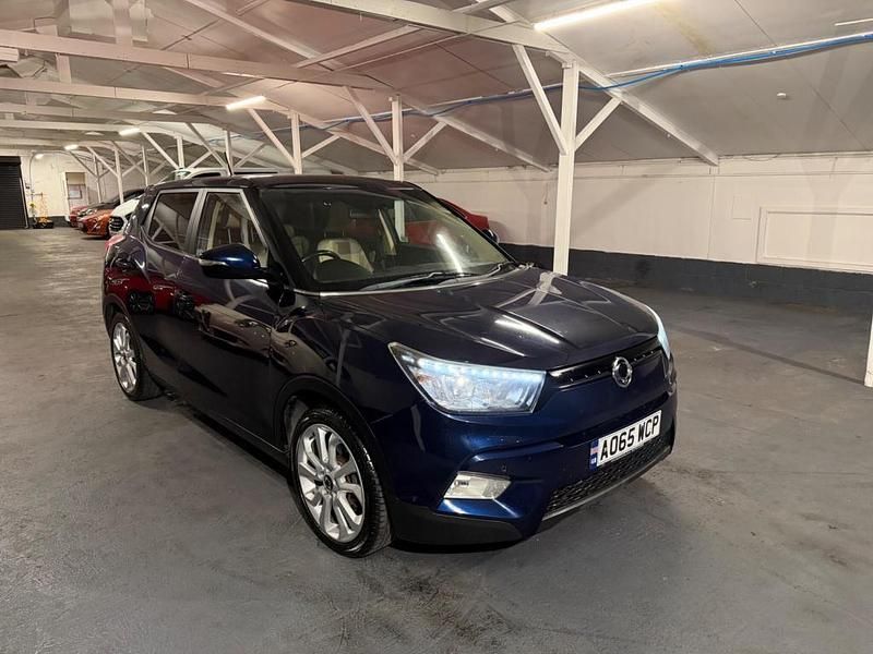 Used Ssangyong (KGM) Tivoli 128 HP (94 kW) 2015 Blue SUV