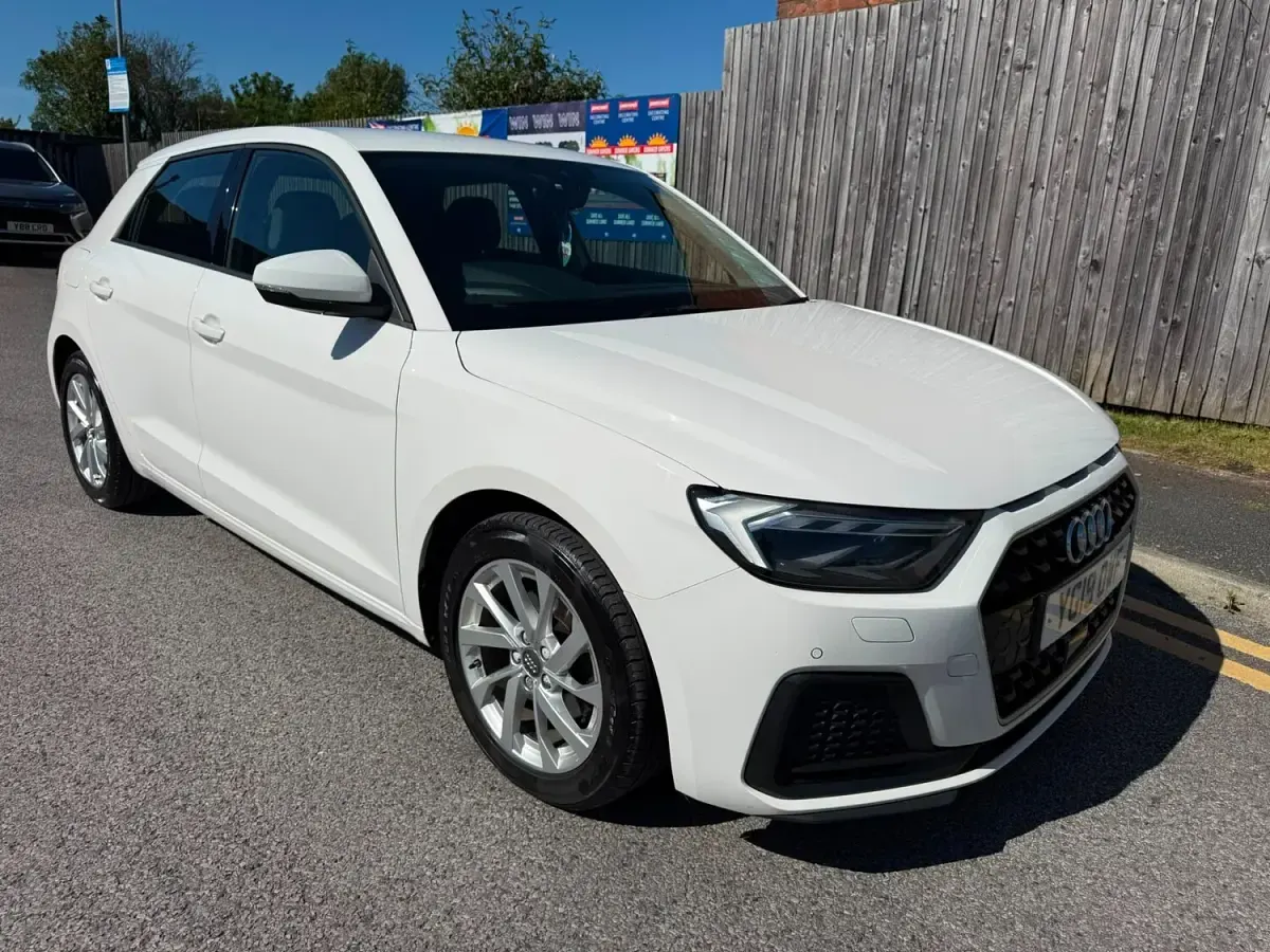 Used Audi A1 Sport 95 HP (69 kW) 2019 White SUV