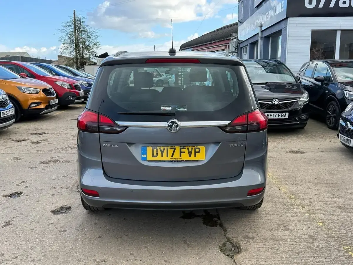 Used Vauxhall Zafira Design Edition 140 HP (102 kW) 2017 Grey MPV